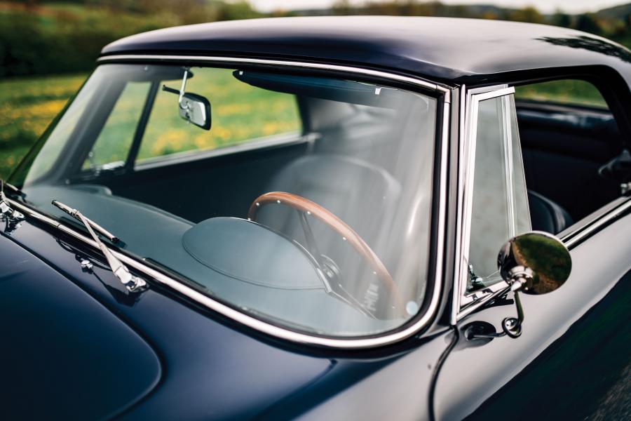 Детали экстерьера Aston Martin Volante 1965 года  (фото 24 из 35)
